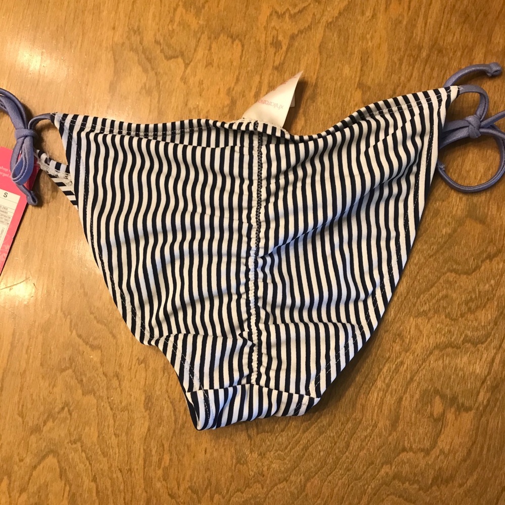 Small bikini bottoms - Picture 2 of 3